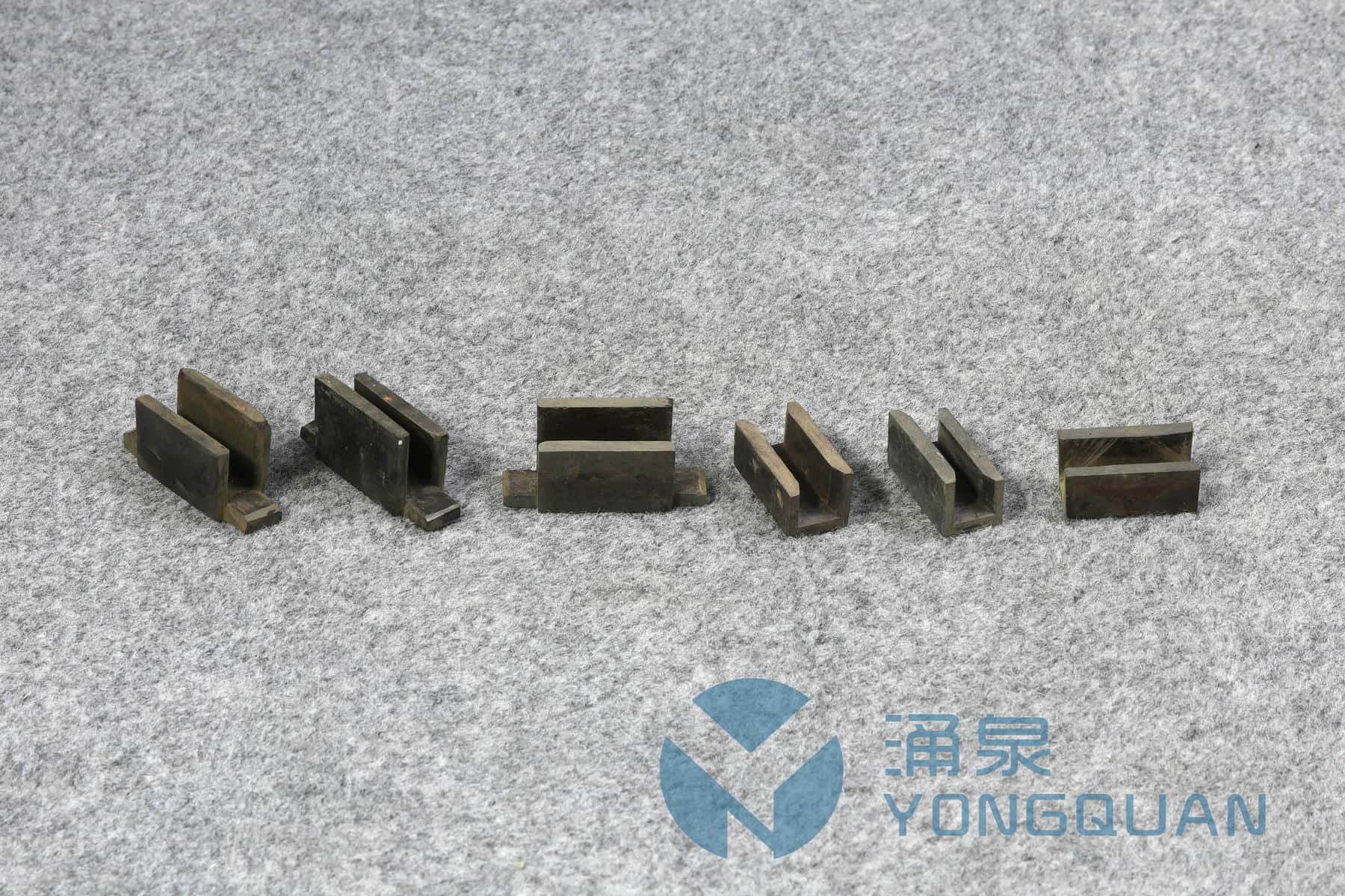 U形滑块
