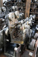 Chain clip components and service fixtures
